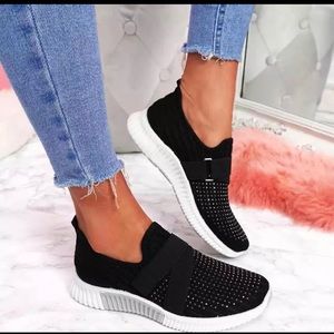 Women’s fashion sneakers